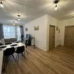 Appartamento Kotlina Klodzka - Przestrzenny, Dla 6 Osob , 3 , 63 M , Balkon , Podziemny Garaz Free Kłodzko