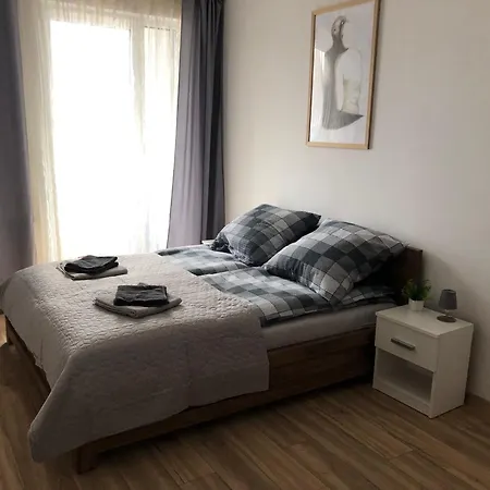 Kotlina Klodzka - Na Wylacznosc Na Letniej , 63 M , 2 Sypialnie , Salon Z Aneksem Kuchennym , Balkon , Podziemny Garaz Free Apartamento *