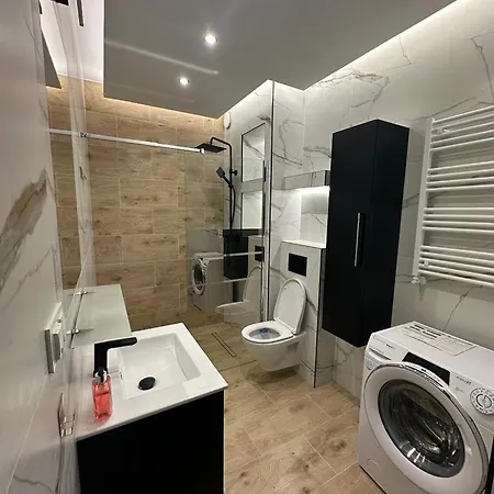 Kotlina Klodzka - Przestrzenny, Dla 6 Osob , 3 , 63 M , Balkon , Podziemny Garaz Free Daire *