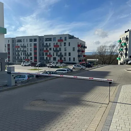 Kotlina Klodzka - Na Wylacznosc Na Letniej , 63 M , 2 Sypialnie , Salon Z Aneksem Kuchennym , Balkon , Podziemny Garaz Free 아파트