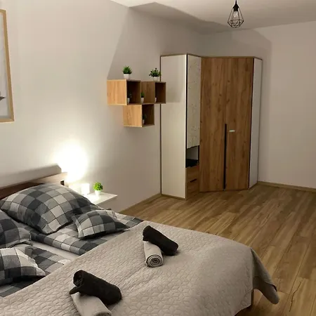 Kotlina Klodzka - Przestrzenny, Dla 6 Osob , 3 , 63 M , Balkon , Podziemny Garaz Free * Клодзко