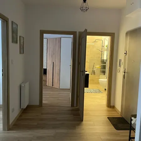 Kotlina Klodzka - Przestrzenny, Dla 6 Osob , 3 , 63 M , Balkon , Podziemny Garaz Free Апартаменты