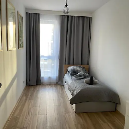 Апартаменты Kotlina Klodzka - Przestrzenny, Dla 6 Osob , 3 , 63 M , Balkon , Podziemny Garaz Free *