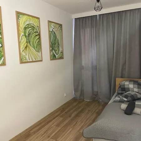 아파트 Kotlina Klodzka - Na Wylacznosc Na Letniej , 63 M , 2 Sypialnie , Salon Z Aneksem Kuchennym , Balkon , Podziemny Garaz Free 쿠드즈코