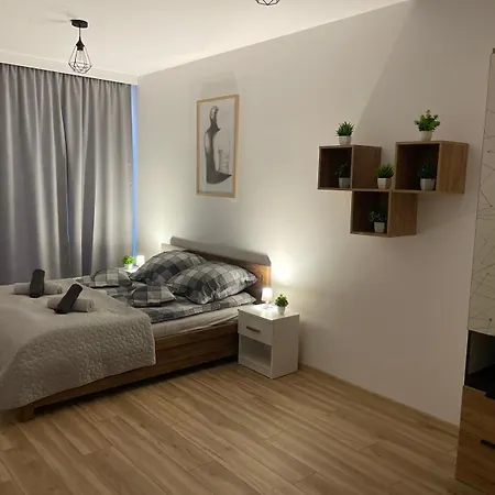 Kotlina Klodzka - Na Wylacznosc Na Letniej , 63 M , 2 Sypialnie , Salon Z Aneksem Kuchennym , Balkon , Podziemny Garaz Free *