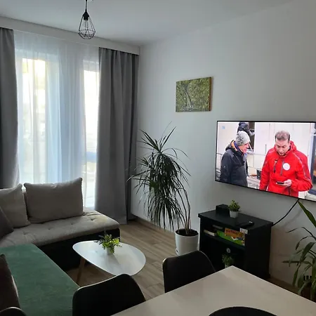 Апартаменты Kotlina Klodzka - Przestrzenny, Dla 6 Osob , 3 , 63 M , Balkon , Podziemny Garaz Free *