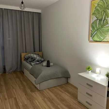 Kotlina Klodzka - Przestrzenny, Dla 6 Osob , 3 , 63 M , Balkon , Podziemny Garaz Free Клодзко