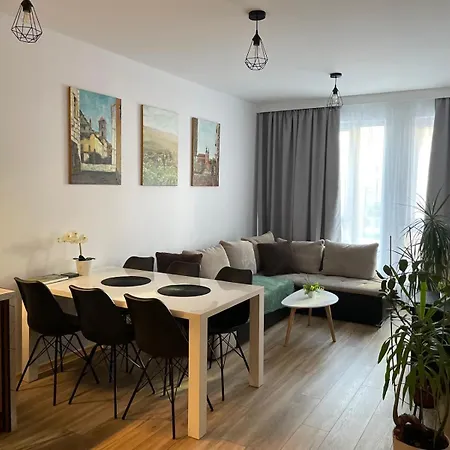 Апартаменты Kotlina Klodzka - Przestrzenny, Dla 6 Osob , 3 , 63 M , Balkon , Podziemny Garaz Free