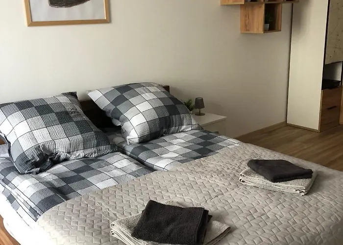 דירה Kotlina Klodzka - Na Wylacznosc Na Letniej , 63 M , 2 Sypialnie , Salon Z Aneksem Kuchennym , Balkon , Podziemny Garaz Free