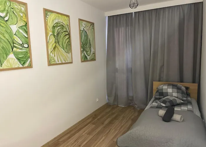 דירה Kotlina Klodzka - Na Wylacznosc Na Letniej , 63 M , 2 Sypialnie , Salon Z Aneksem Kuchennym , Balkon , Podziemny Garaz Free קלודז'קו