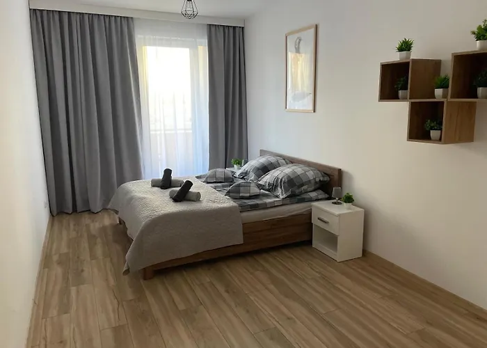 Kotlina Klodzka - Na Wylacznosc Na Letniej , 63 M , 2 Sypialnie , Salon Z Aneksem Kuchennym , Balkon , Podziemny Garaz Free דירה